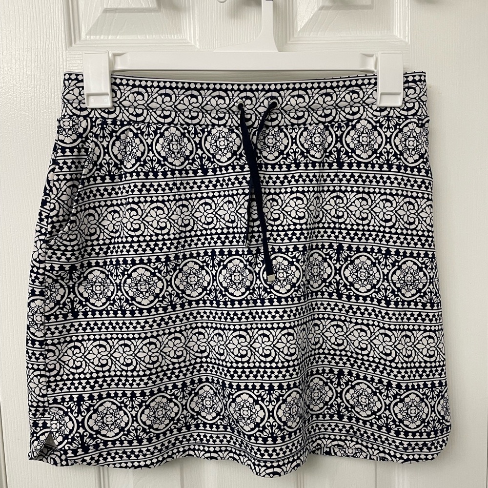 Navy blue and white cotton skort